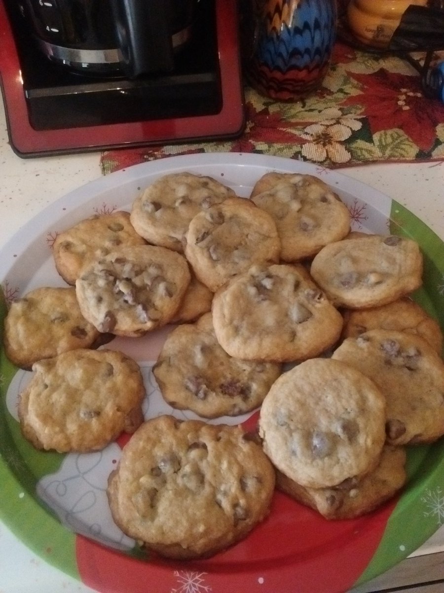 breeanew1's tweet photo. Baking for Christmas. #everythingfromscratch #christmascookie #madewithlove https://t.co/AyBiKZAIJK