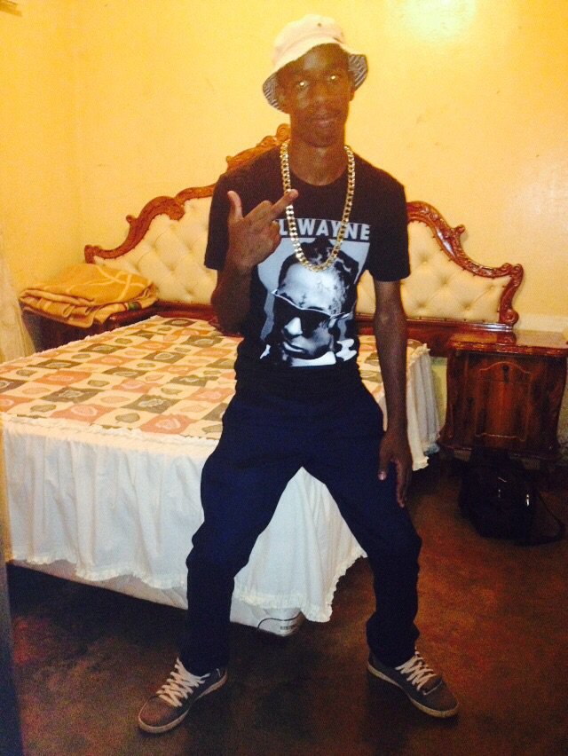 Nigga_chain's tweet photo. Me https://t.co/J0GT8bF8kp