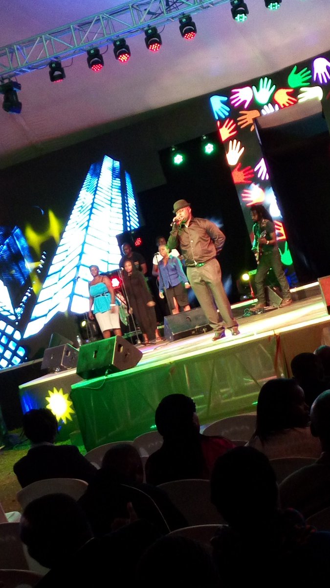 WhatsGood_LIVE's tweet photo. @KidumMusic is performing now at #ExtremeComedy .. Where are you partying at? It's weekend FAM! https://t.co/KZo5BhW0j8