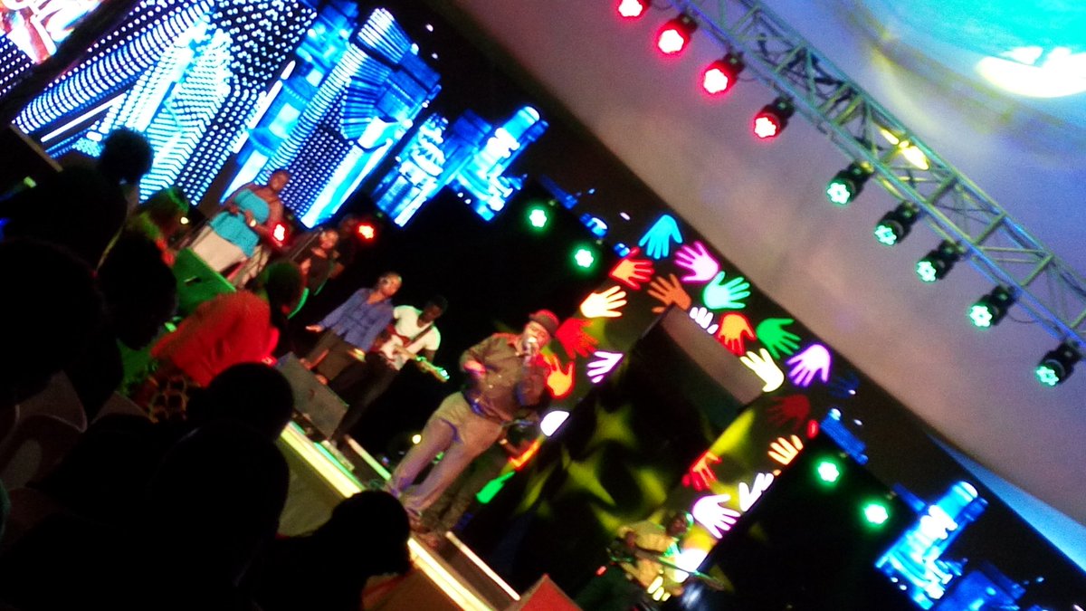 WhatsGood_LIVE's tweet photo. @KidumMusic is performing now at #ExtremeComedy .. Where are you partying at? It's weekend FAM! https://t.co/KZo5BhW0j8