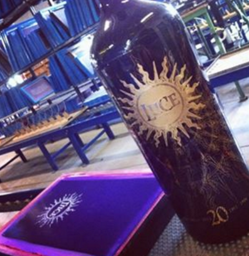 TenutaLuce's tweet photo. Ever wondered how Luce's sun is born? #logodesign #winelables #Luce20 https://t.co/piKWMKrrPt