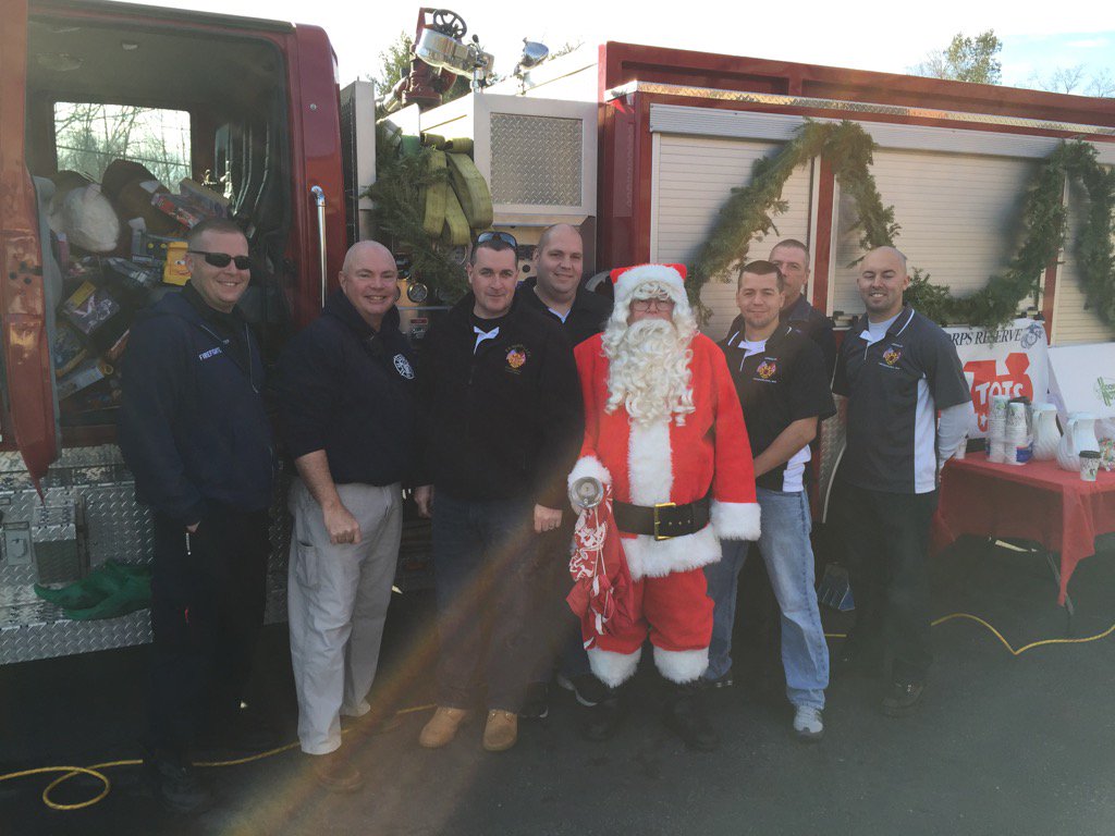 RensProFF's tweet photo. Stop by our North Station (2 St. Francis Pl.) to help us fill the truck for @ToysForTots_USA cc @TWCNewsAlbany @WNYT https://t.co/AvyrVIuSMO