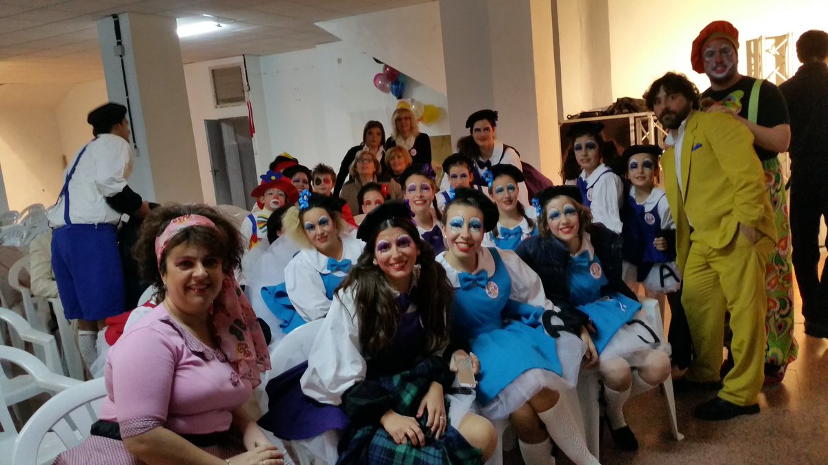 Empezamos el XVII Fesfival de Playbacks los participantes ya sentados #playbacks