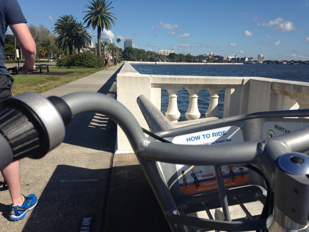 AJF185's tweet photo. #coasttampa #bayshore #decemberinFL https://t.co/wUe7ynXrvu