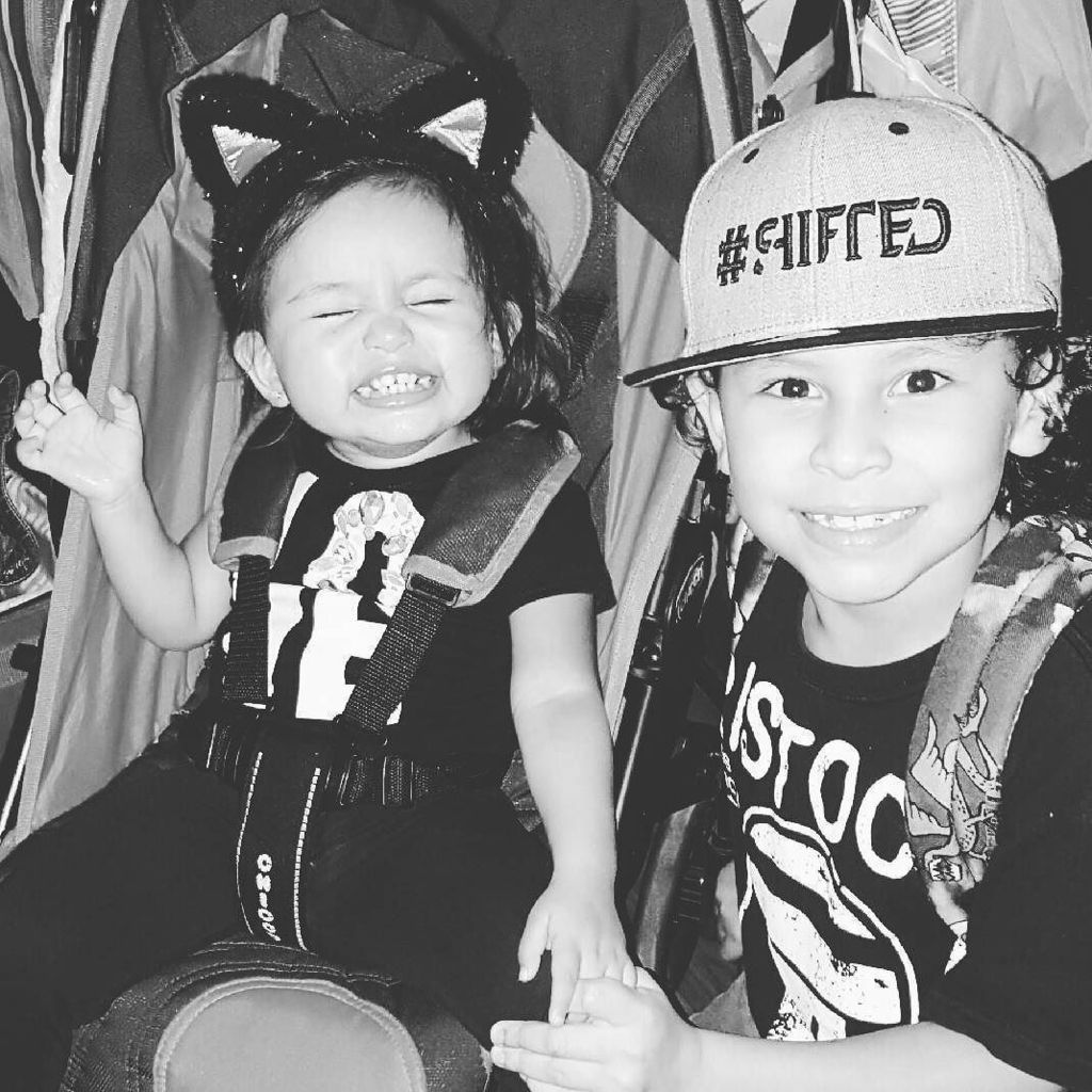 HolyGoodsCo's tweet photo. Inseparable.
#NoahChristopher #MilaRae #blessings #siblings https://t.co/D0Xt27Di3u https://t.co/TSb9gsbfAV
