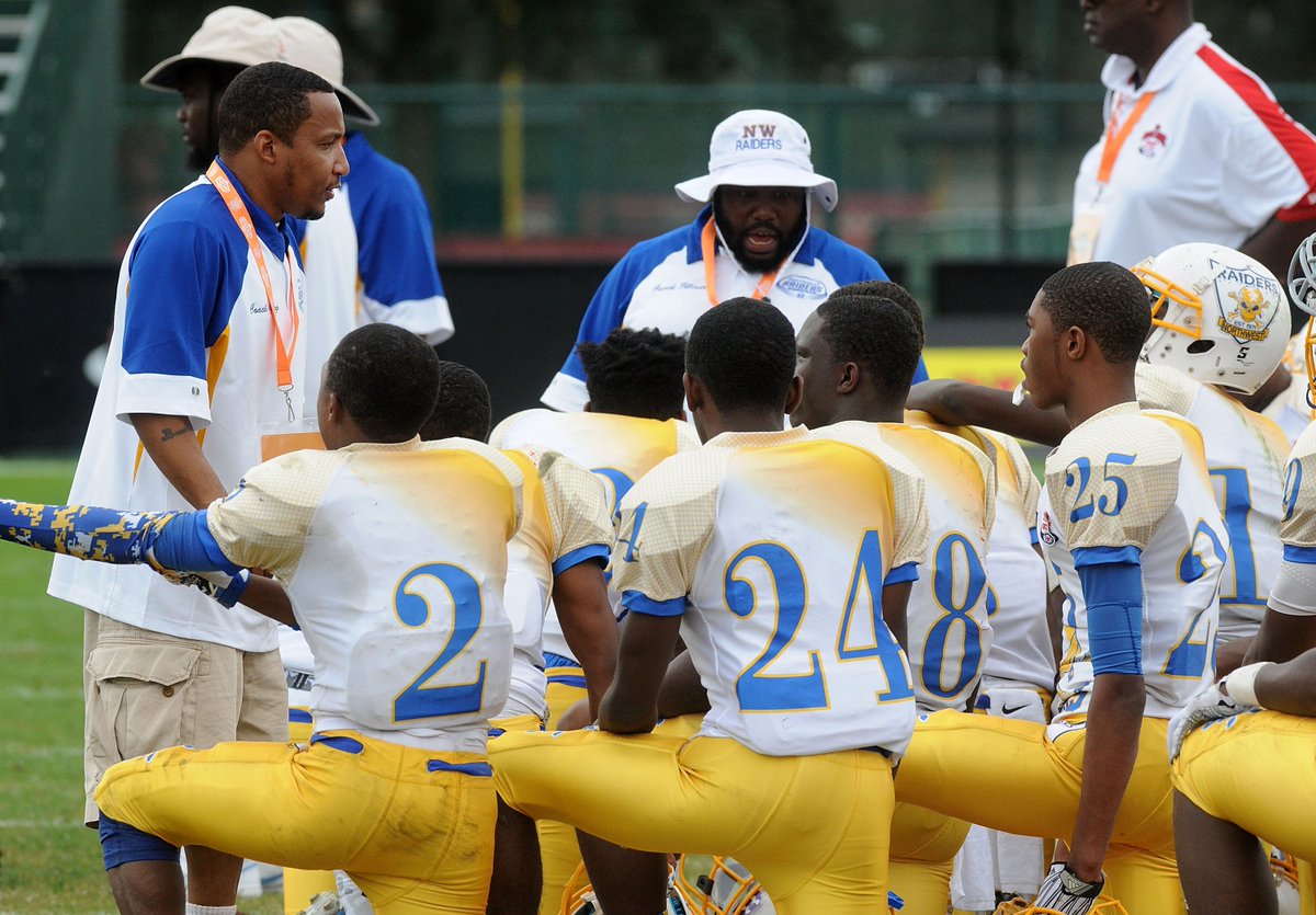 Pop_Warner's tweet photo. Congrats 2015 DI Midget #PopWarnerSB champs NW Raiders (PA). 34-19 over Old Town Gators (MD). Back-to-back champs! https://t.co/FejlWnR9AH