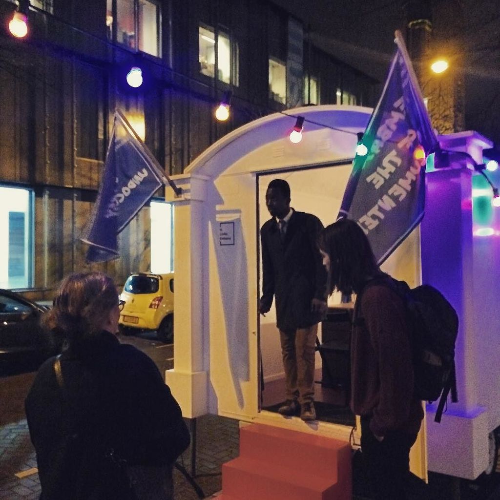 InLimboEmbassy's tweet photo. Tonight the Embassy is part of the Debatnacht at Arminius, Rotterdam. #debate #rotterdam #embassy https://t.co/VxPyVPe2Fa