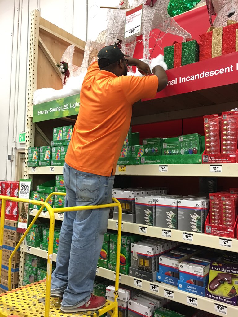 AkeemMET's tweet photo. MET Weekend Holiday Sales Support #D266 #Store6322 - @AMHTHD https://t.co/ix921hYLio
