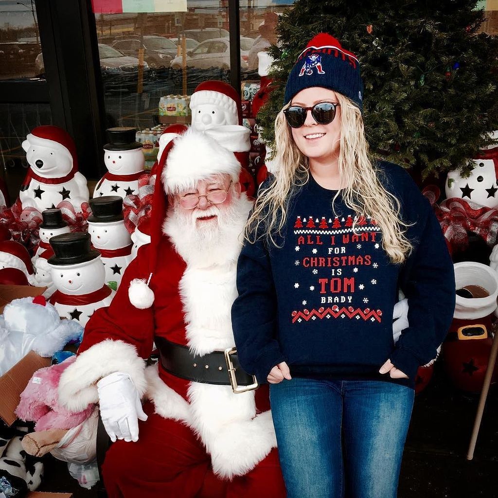 Erinkaciebrown's tweet photo. #AllIWantForChristmasIsAFifthRing #TomBrady #PatsNation #Patriots #NFL #NewEnglandPatriots #patshatselfie #patshats… https://t.co/E04NRoUiqs