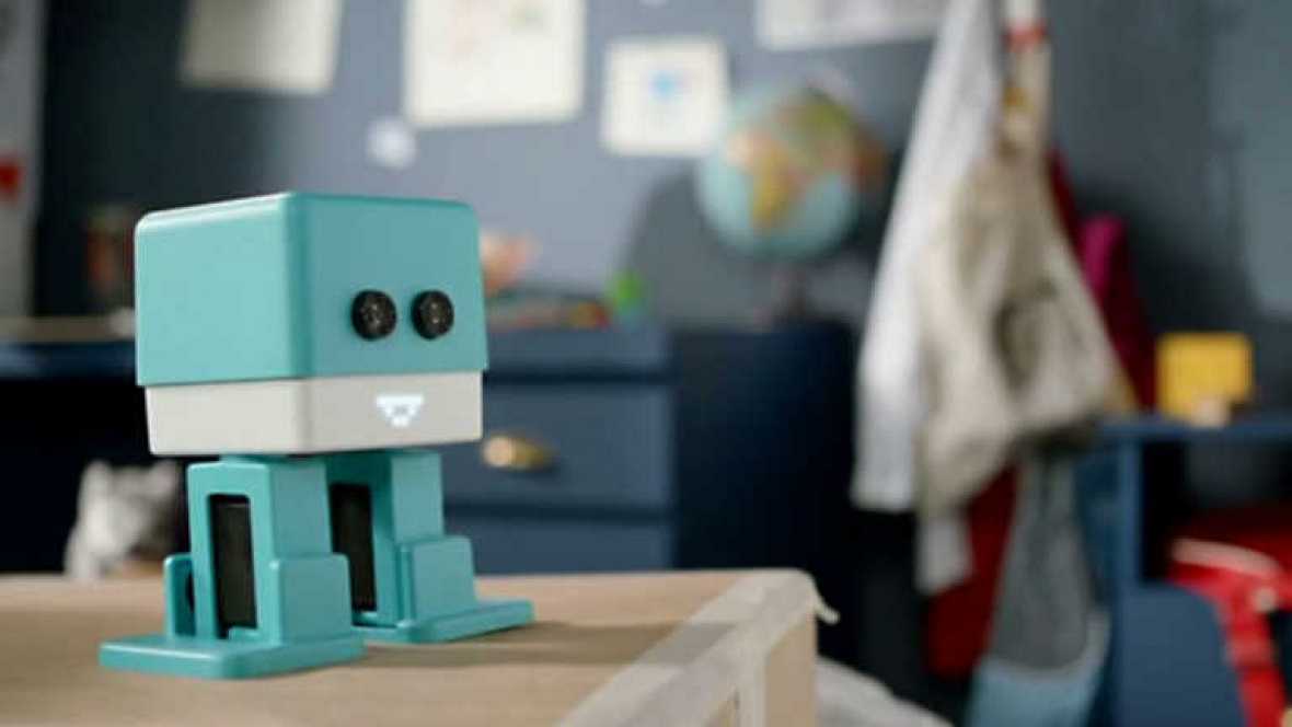 EducaTablet's tweet photo. Zowi, el primer robot educativo para niños: https://t.co/gj8xQZCYIX https://t.co/0g9VGAfskz