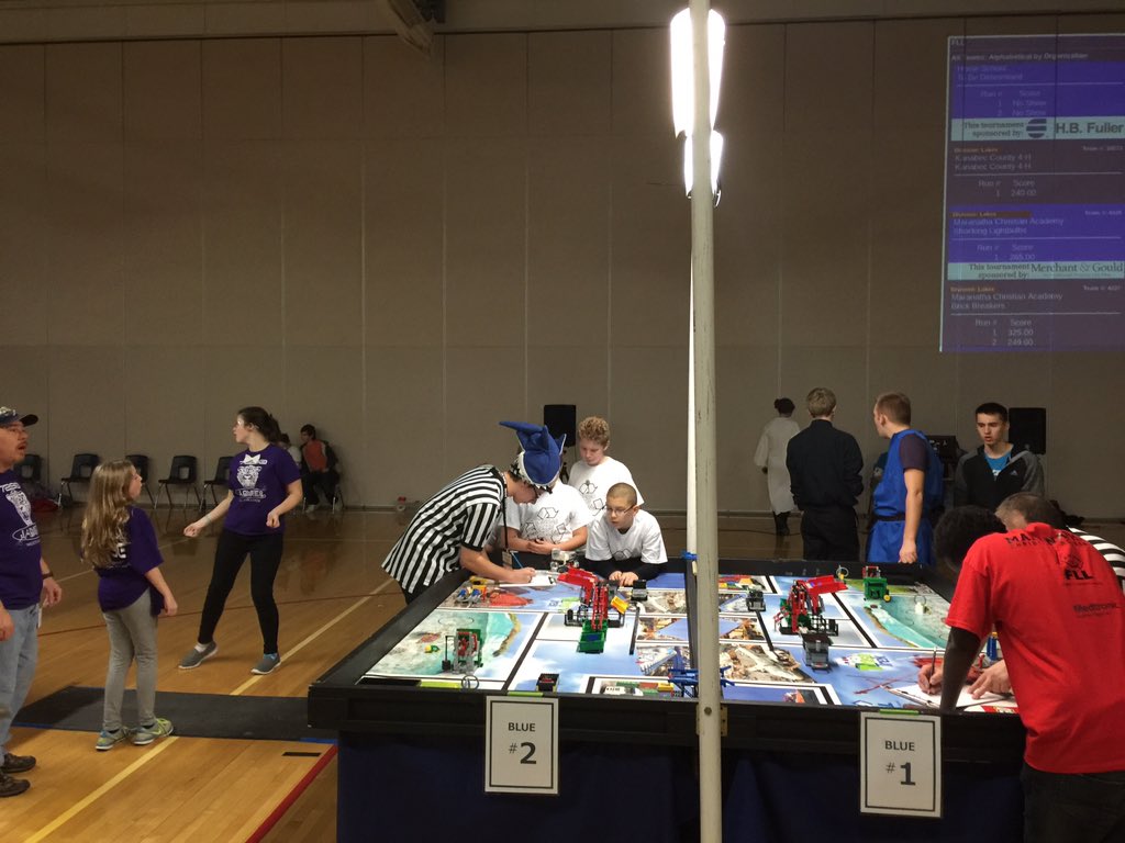 kraybr's tweet photo. Getting a full dose of STEM today! #FLL2015 @ritaplatt https://t.co/81zZHRCBOp