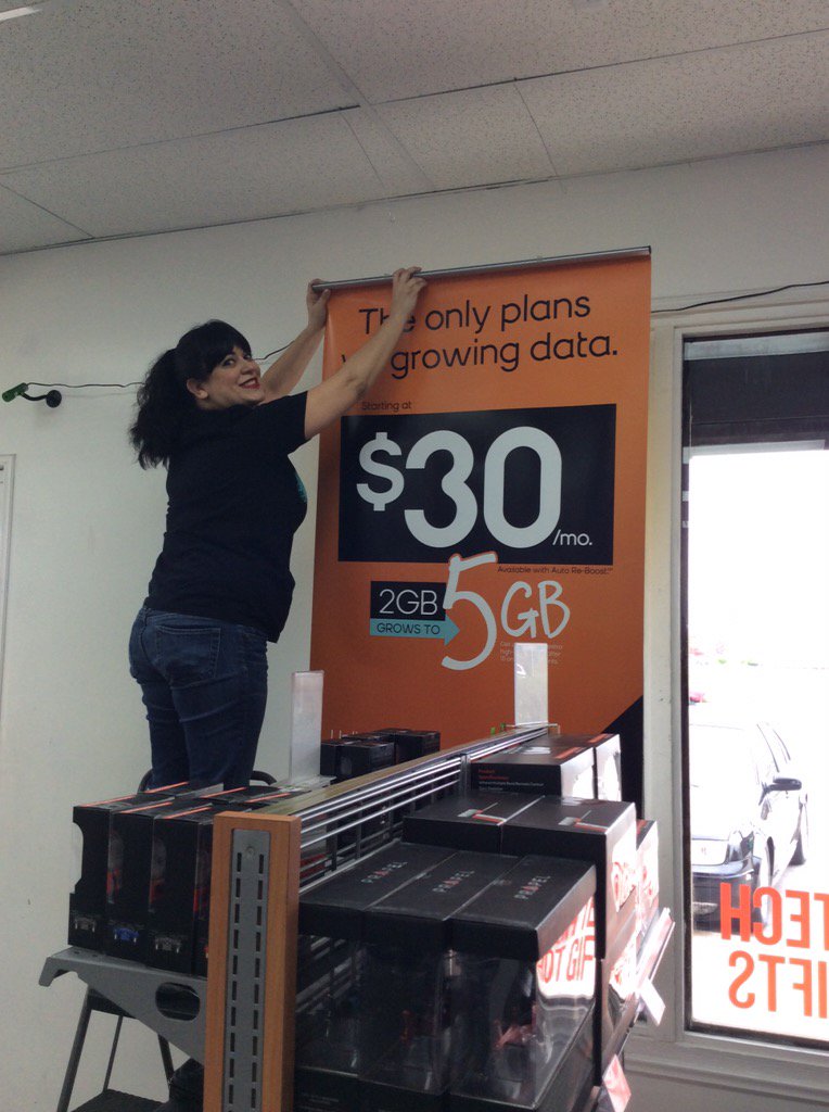 matthews_susy's tweet photo. Another RadioShack another graphic found and displayed.  @TimMiller44 @KristyPfahler #RadioShack #SprintatRadioShack https://t.co/M43IMugV8q
