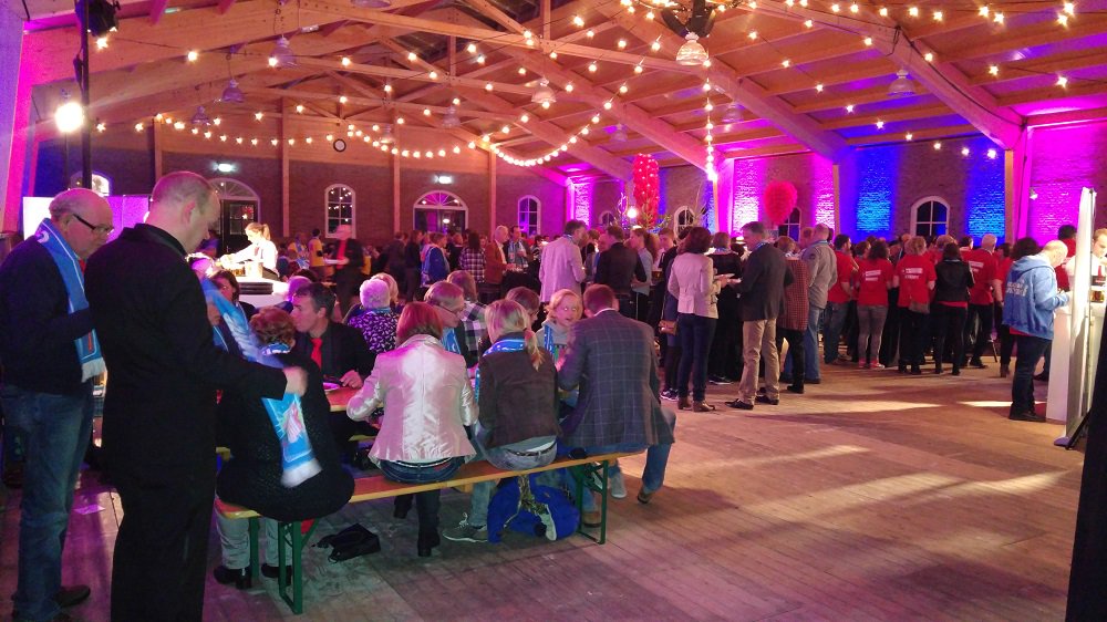 dorpenderby's tweet photo. Welkom aan alle finalisten. Volle bak hier. Wij wensen alle  finalisten veel succes en plezier vanavond #finaleBDD https://t.co/KzqGkWo8DG