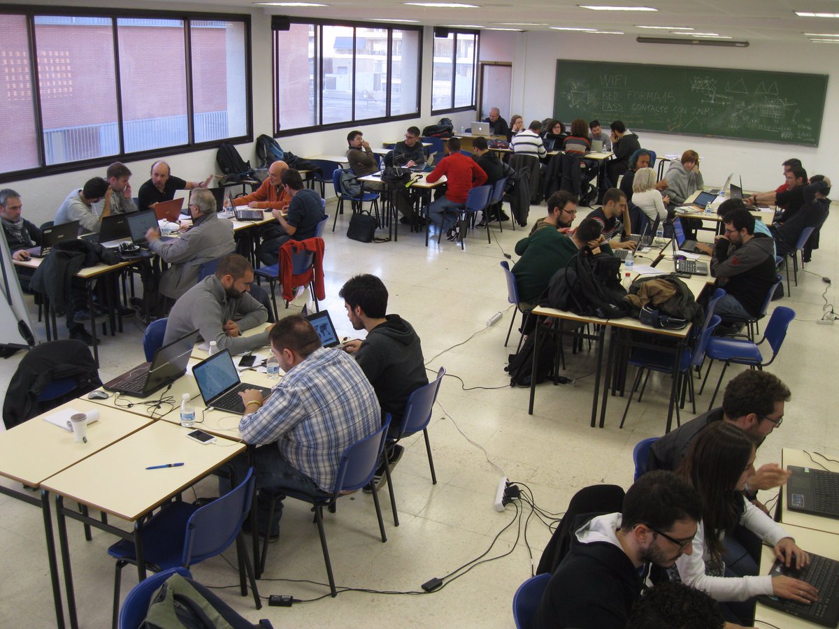 etsii's tweet photo. RT @417tw: Algunas fotos del taller #Forma15
@cultdigit @etsii @doctorado_ccia
https://t.co/iw1g6NhcYs https://t.co/90UuDDMVQf