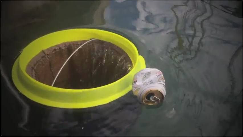 ideesdebiz's tweet photo. #technologie #environnement Ils inventent une mini-poubelle pour nettoyer les océans - https://t.co/B6lRvCDy82 https://t.co/DI3WHBNn4p