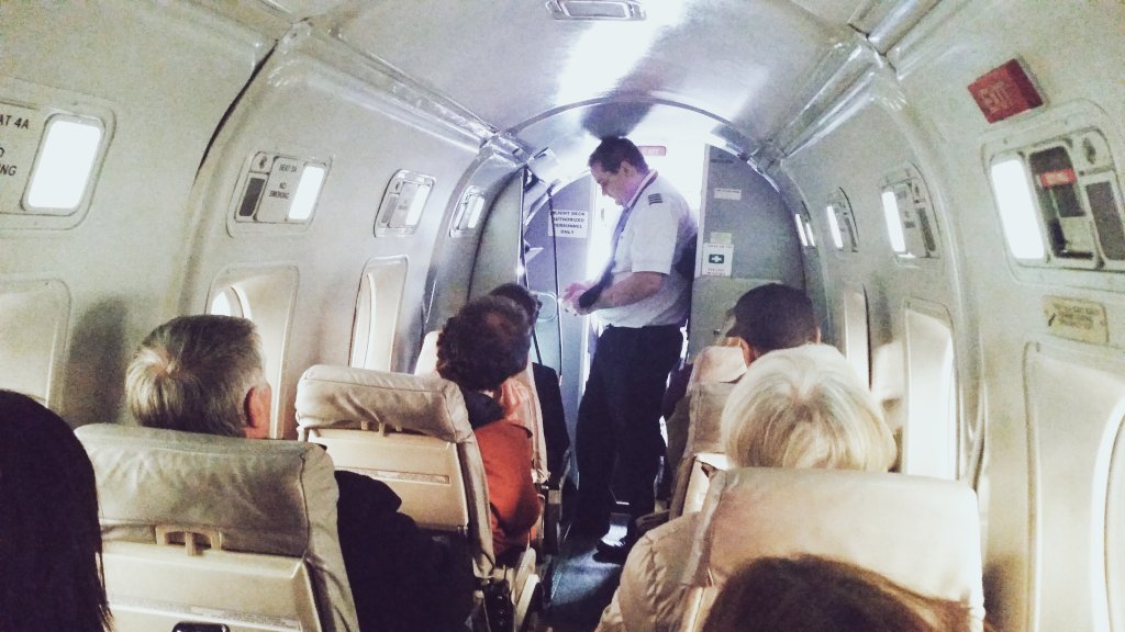 HeatherMoyse's tweet photo. Can't decide btw window or aisle seat? Don't worry! U can have BOTH when flying @AirCanada! ๐ #travel #puddlehopper https://t.co/1wM4bx9Ngn