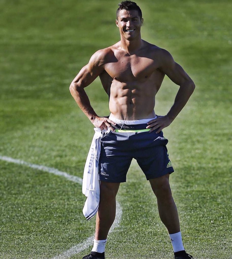 It's on my friend! <a href="/Cristiano/">Cristiano Ronaldo</a> 🇮🇸🇮🇸🇮🇸