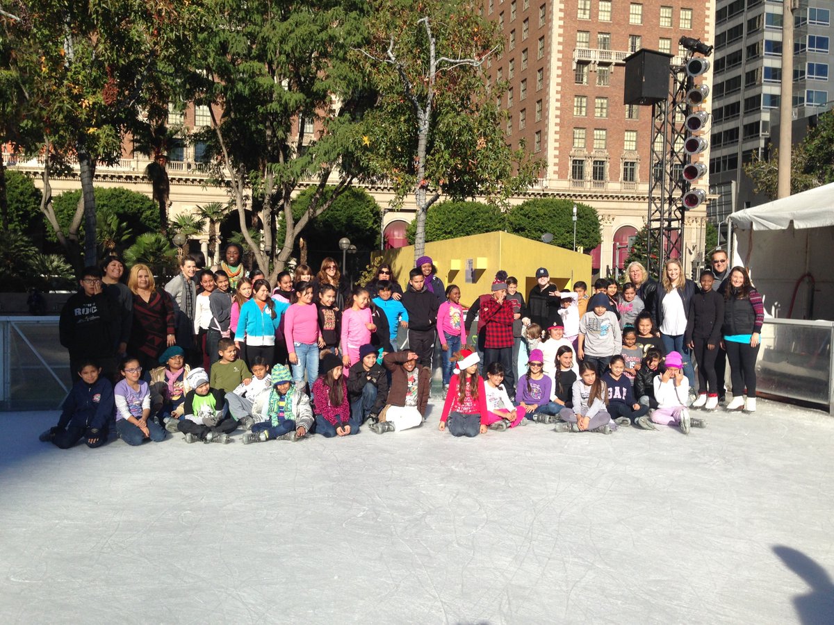 FosterCUSD's tweet photo. Saturday fun with WME!! 4th and 5th graders ice skating. Our partnerships open new doors!! #comptonrocks @mrmicahali https://t.co/GsEHBLv1ft