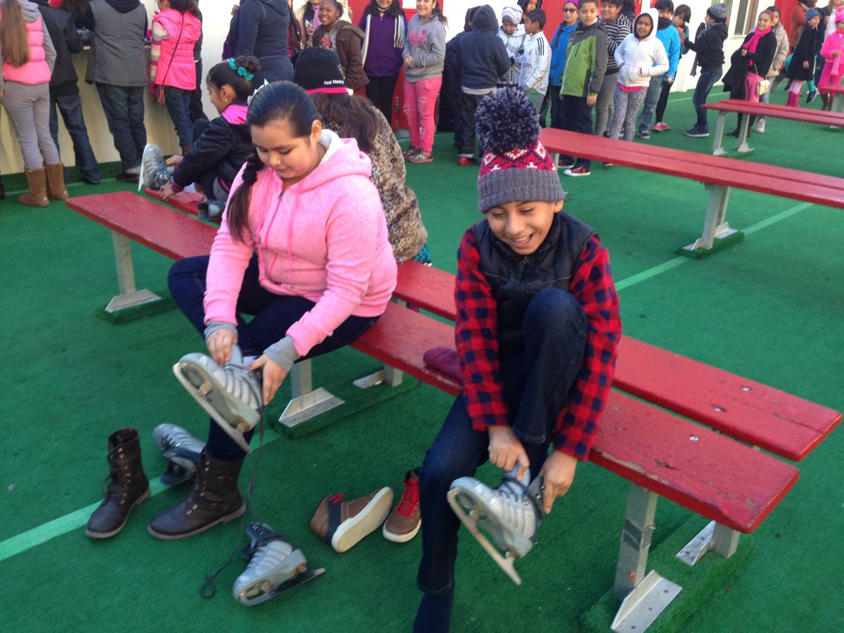 FosterCUSD's tweet photo. Saturday fun with WME!! 4th and 5th graders ice skating. Our partnerships open new doors!! #comptonrocks @mrmicahali https://t.co/GsEHBLv1ft