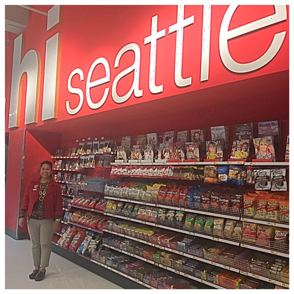 Wow! T2786 is ready for holiday business! Vic #YouMakeTarget A great LOD to kick off the weekend! <a href="/BrentBebee/">Brent Bebee</a>