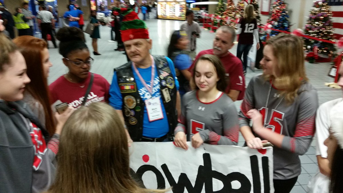 CHHSVolleyball's tweet photo. So thankful for the families of the fallen and their service to our country.Proud of our vb girls! #SnowballExpress https://t.co/K2JH7MOJa8