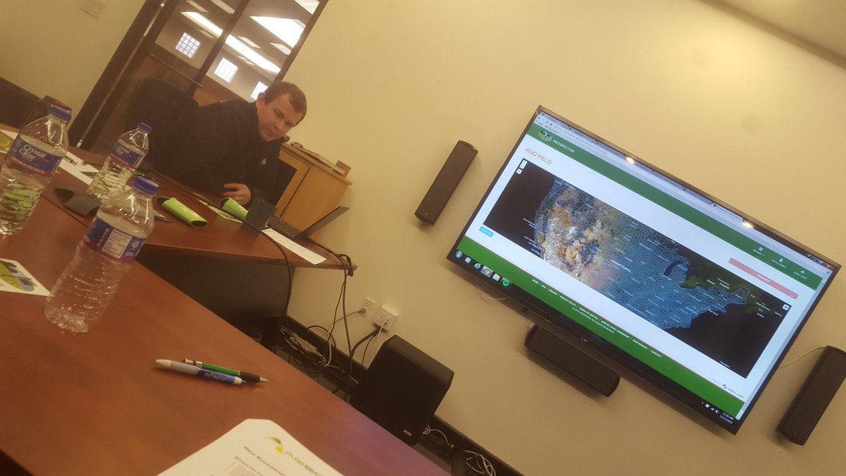 camerongj's tweet photo. Telling stories as a selling point for Prospector w/ Dan from @agsolver during their Winter Training Day #AgSolver https://t.co/rGLGh446W6
