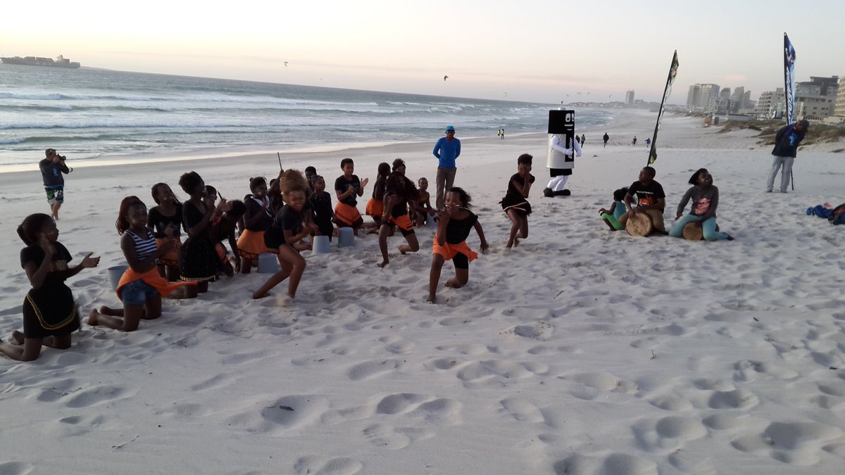 Siya_Reliance's tweet photo. Getting Ready to start the @EnergizerSA night beach run @BloubergBC I'm running for @OrganicReliance and for good https://t.co/ya7FNJNCVU