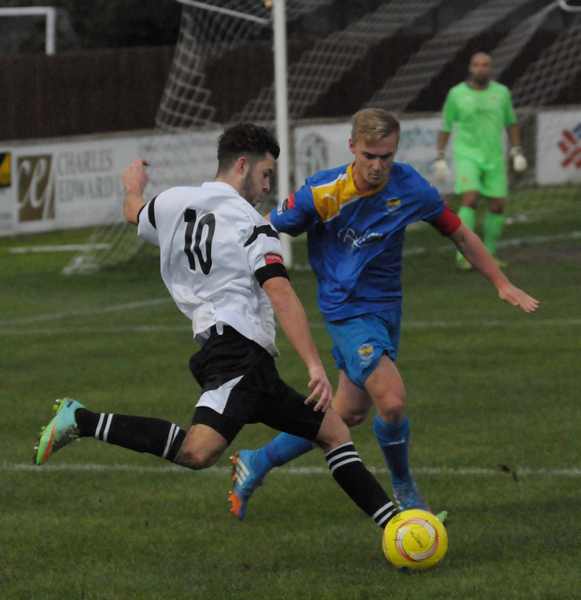 BGreenPics's tweet photo. Faversham Town 2  East Grinstead 1.  Home win for Town.  Photos @FavershamTimes .. @FavTownFC https://t.co/EIWwaVAyTm