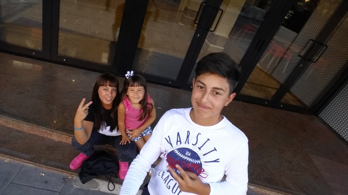 TrianaPGigantes's tweet photo. Que bien lo pasamos con mi compi @AaronBarrul y mi mami @isaMiniwini #pequeñosgigantes https://t.co/L23yToBVrL