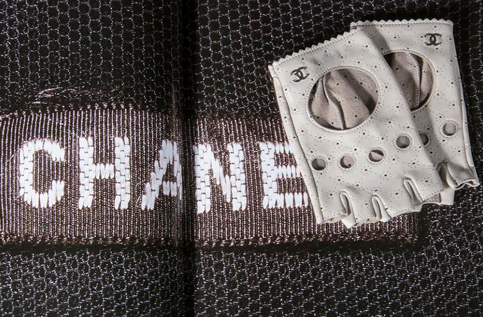 void_mx's tweet photo. @CHANEL Moto Gloves, 1960s https://t.co/hXwtdmGao0