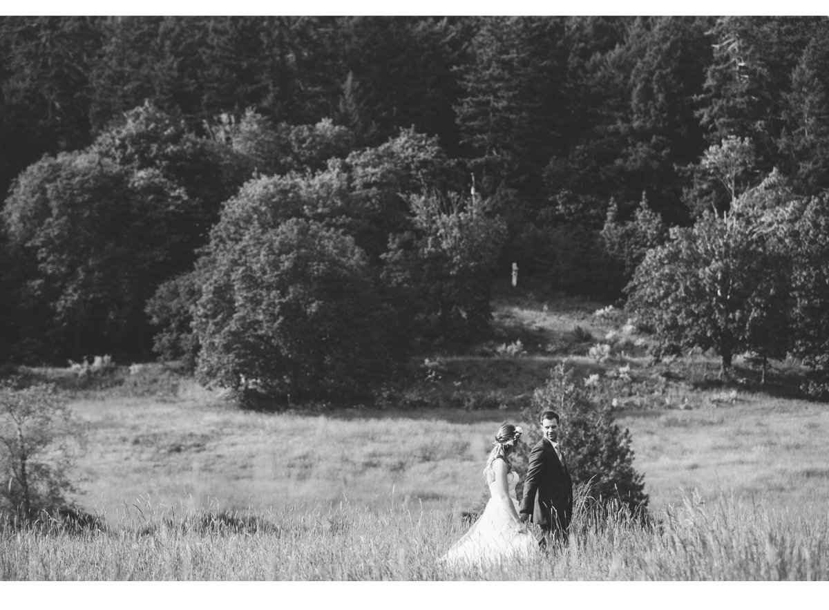 IRISbook's tweet photo. Image by Emmy-Lou McMillan of E/A Photography Inc. in Victoria, BC. Emmy ordered a Taupe Silk album. #irisbook https://t.co/V0439jMby7
