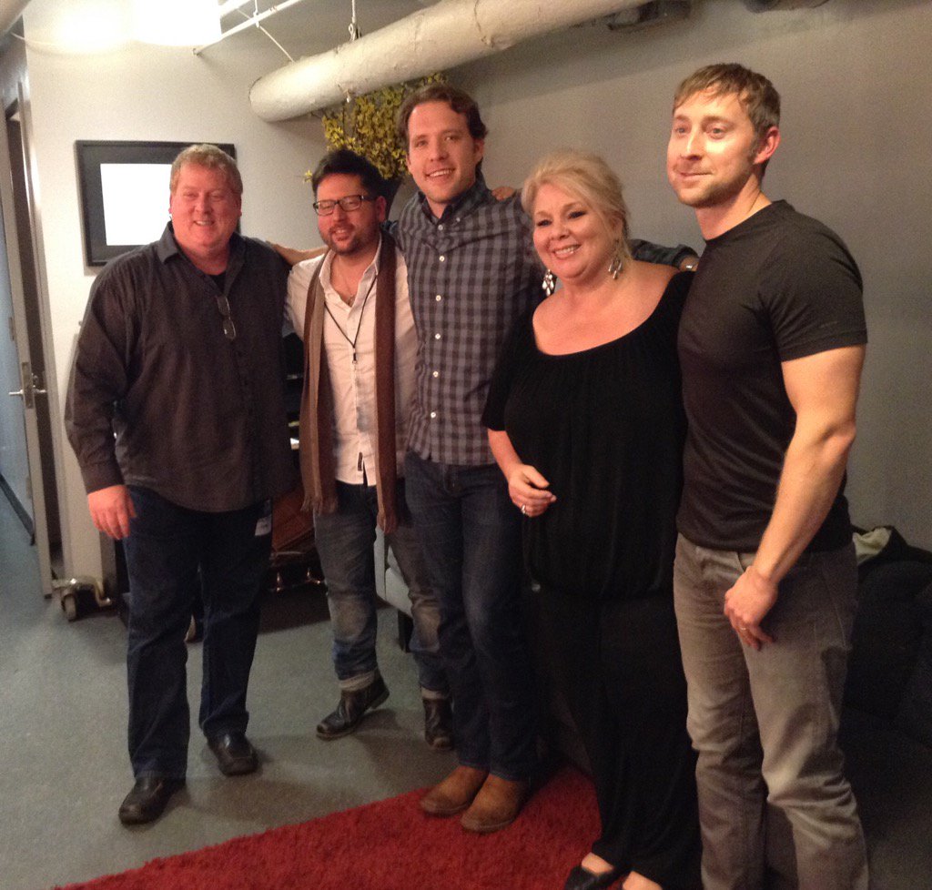 JoesPub's tweet photo. Leslie Satcher, Ashley Gorley, ChrisDeStefano &amp; Matt Jenkins! And friends! #CMAWorld #grandreturn https://t.co/b5v6RwAYTJ