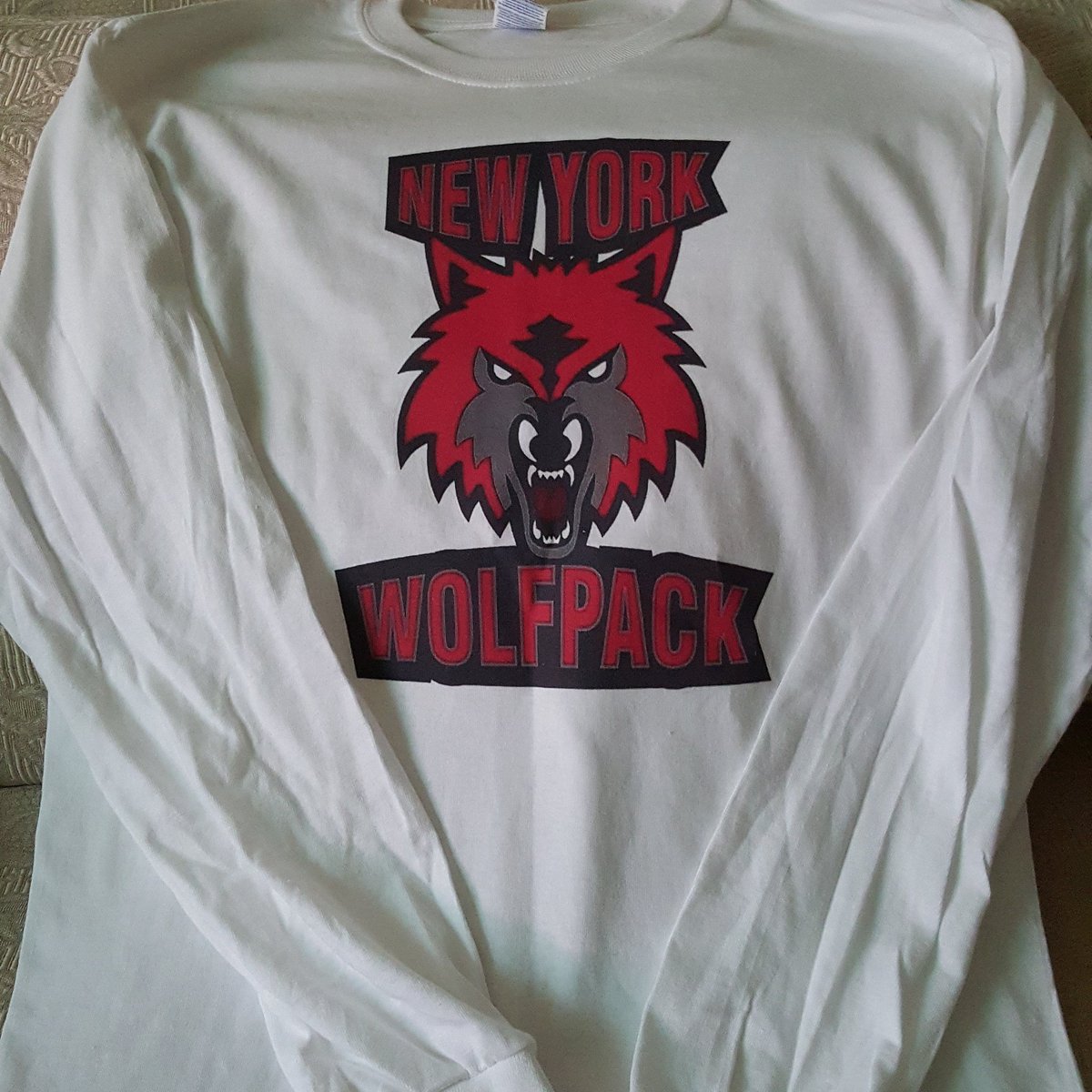 NewYorkWolfpack's tweet photo. Family and Friends ladies and gentlemen now you can buy my New York Wolfpack Team apparel

All shirts $20 each https://t.co/7KnvWlLUFr