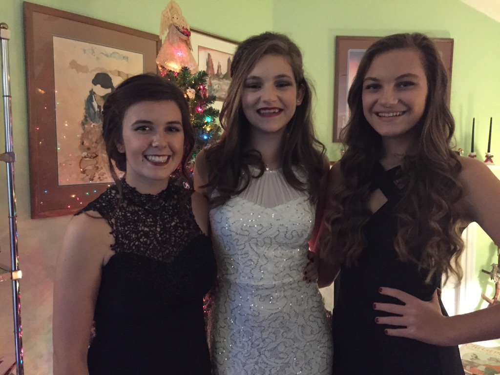 WrenneMelissa's tweet photo. #winterball2015 https://t.co/uezFYSsjuA