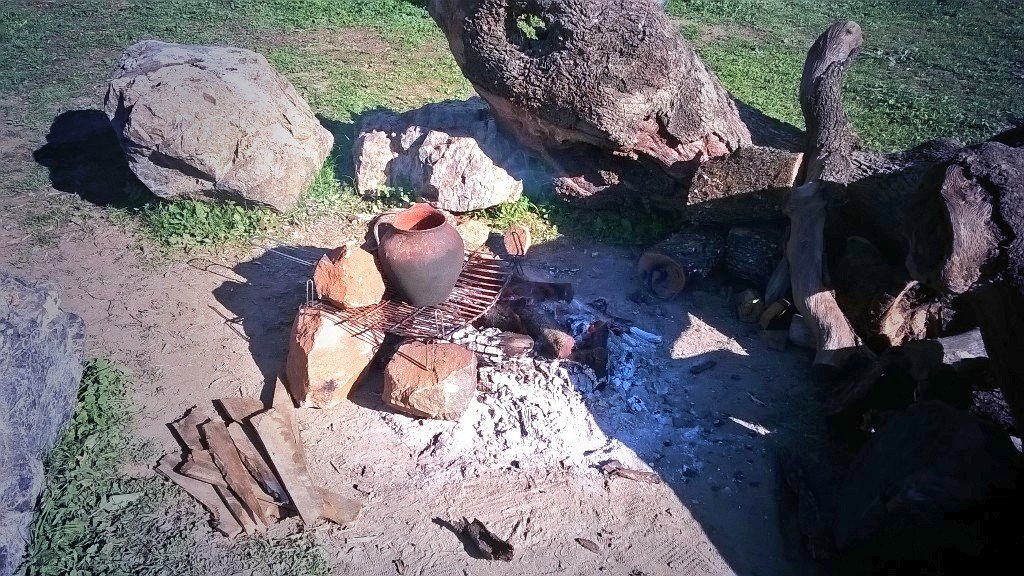 jmorannieto's tweet photo. #NeoChozo #Geodehésica neoRuralismo colaborativo, tradiciones exquisitas en los tiempos que corren @LFdTV @ruraling https://t.co/W7m0uYW2HN