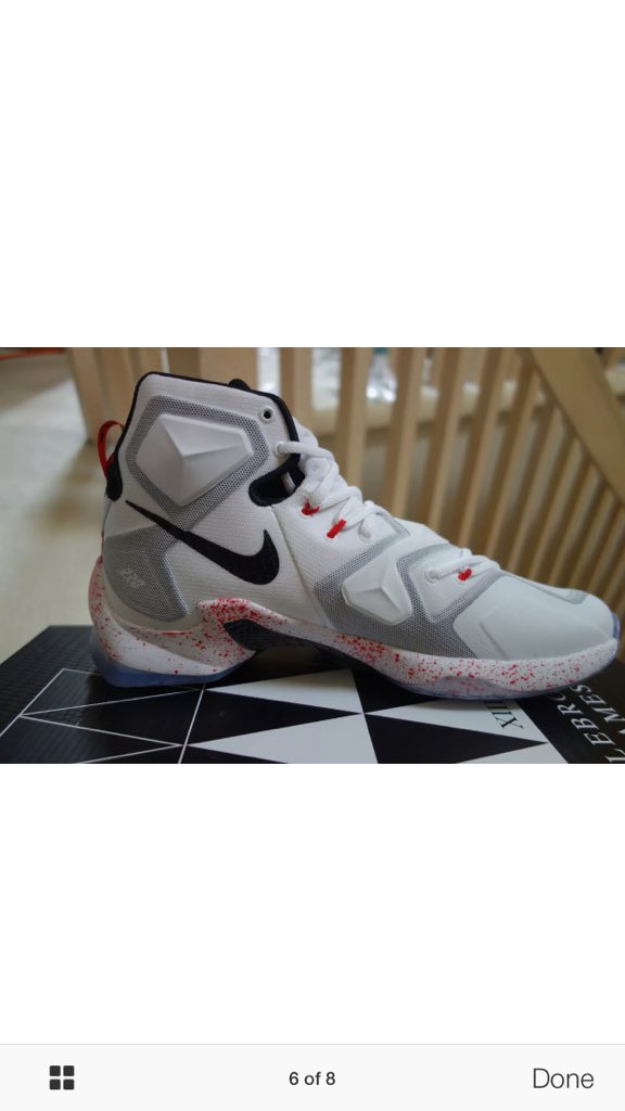 TeamLeBron___23's tweet photo. Free Giveaway💯 Retweet and follow to win these #LeBron Special Edition shoes 🏀 Winner picked Xmas day 👑 #KingJames https://t.co/EiV99cDwy3