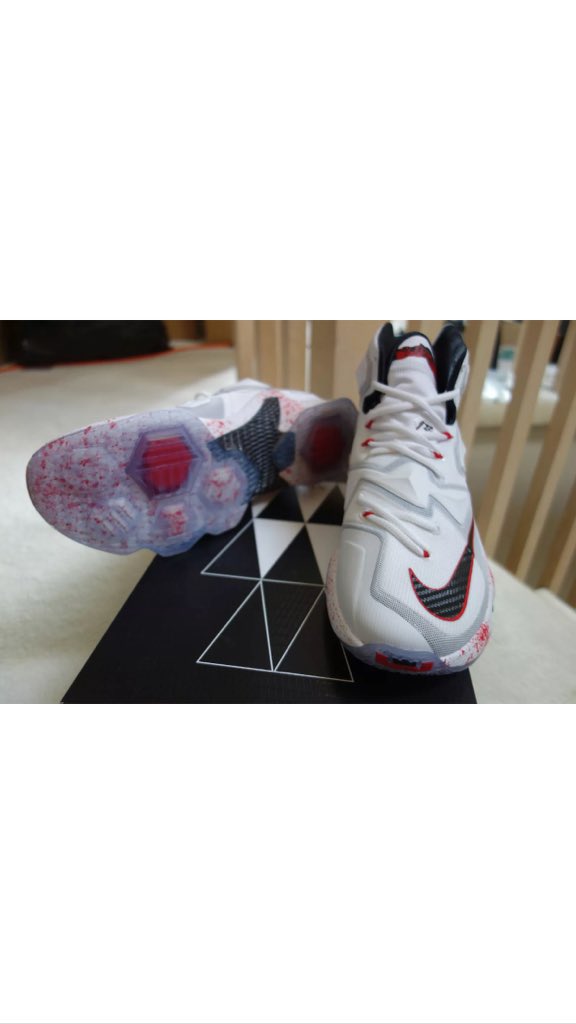 TeamLeBron___23's tweet photo. Free Giveaway💯 Retweet and follow to win these #LeBron Special Edition shoes 🏀 Winner picked Xmas day 👑 #KingJames https://t.co/EiV99cDwy3