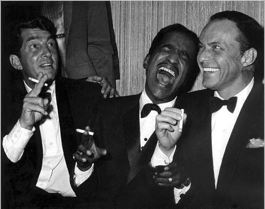 MichaelSam52's tweet photo. Literally my favorite picture of #FrankSinatra #SammyDavisJr and #DeanMartin Happy Birthday Frankie https://t.co/CMVc64jitw