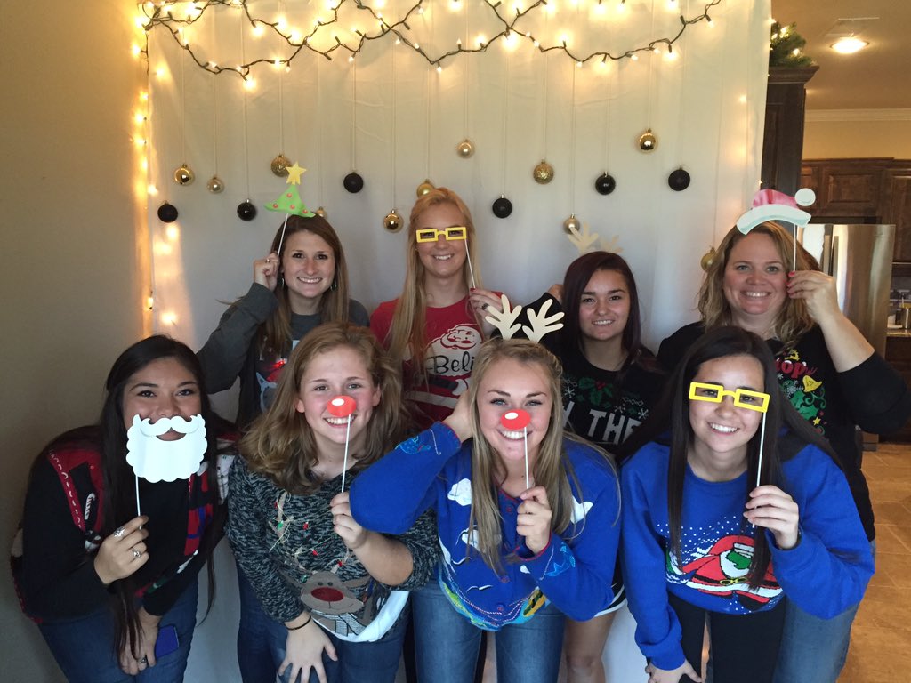 AFFortWorthGold's tweet photo. #AFPatton Christmas Party was a success! @courtnnnaaaayyy @KaitlynPereira @emileefreemannn @kellit6789 https://t.co/9hUu8nmByj