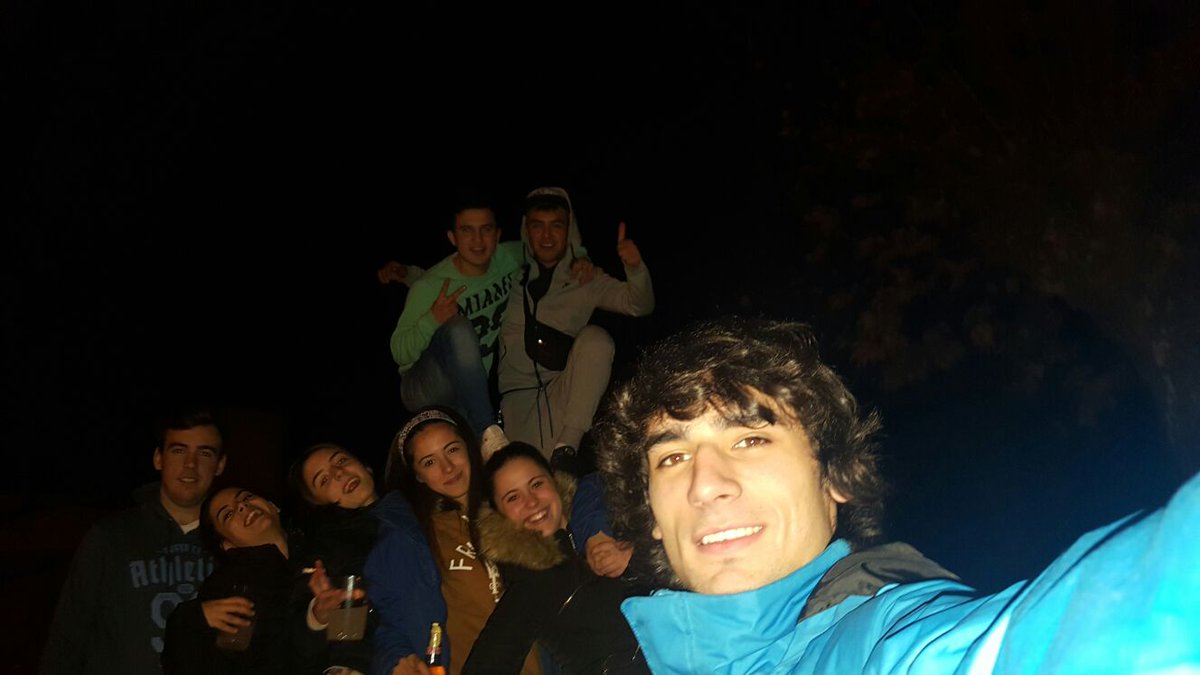 Cami_cueto's tweet photo. Amiiiwiiiss ! 😏😏😼😼👌 @AngelaaaGP  @AliciaaGP  @MarianaaaGP  @lalaruca  @hernandecueto  @BrunoPachecooo  @OscarSaiz2 https://t.co/OawaL4pIxR