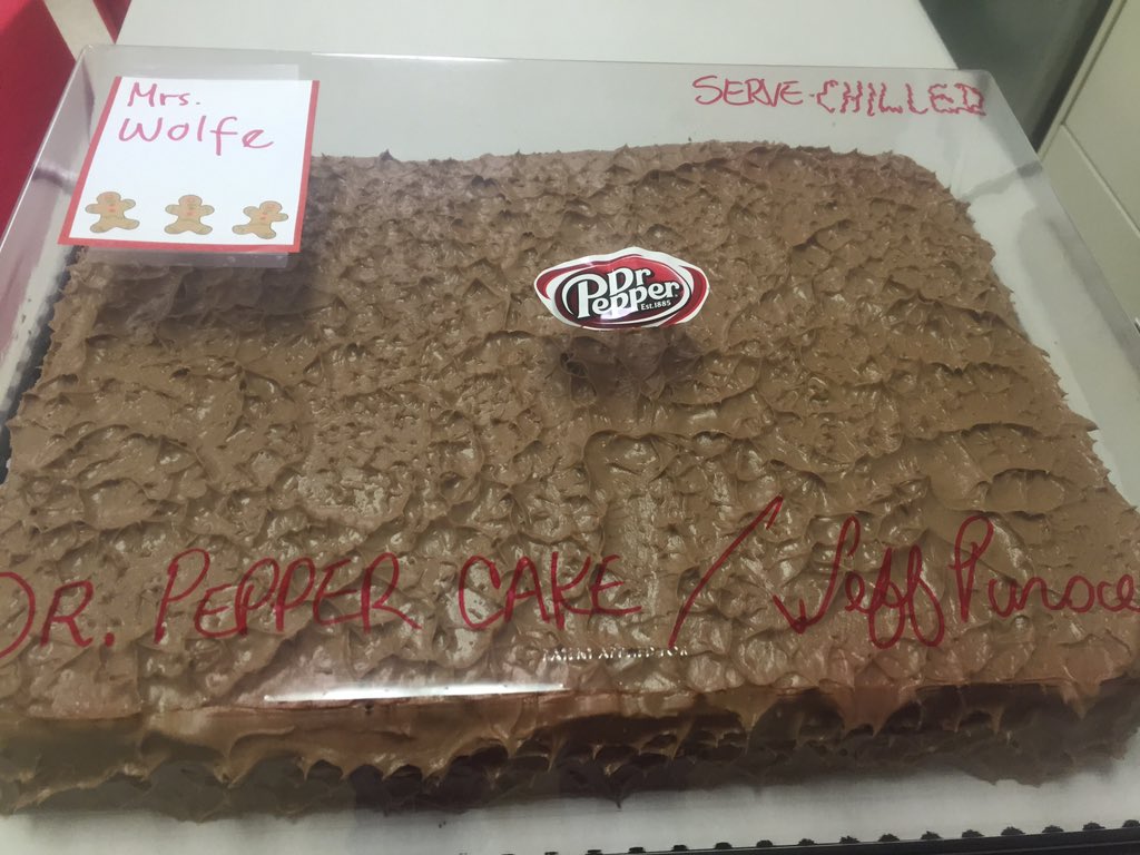 lynellewolfe's tweet photo. Heavenly. ๐๐๐ #drpeppercake #thebest #imnotkidding https://t.co/8oKr7IMtgV