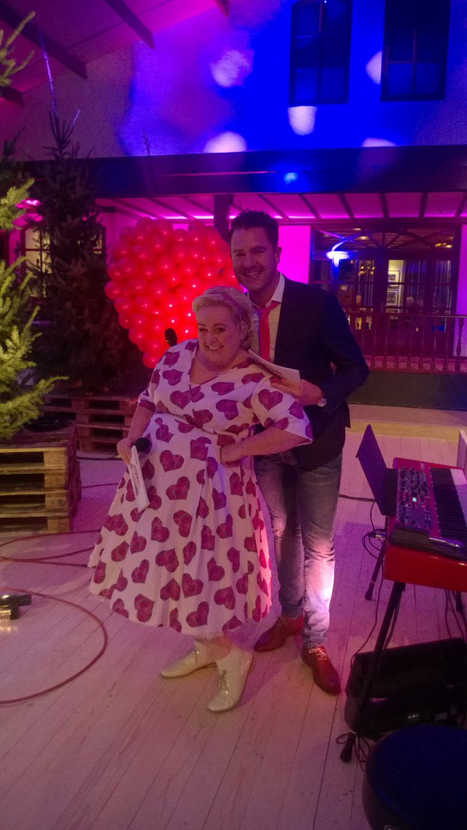 dorpenderby's tweet photo. We zijn in de lucht. Uiteraard zijn @RogierOoster en @christeldelaat er ook bij! Wat een positieve energie hier! https://t.co/3KOOjI8gTQ