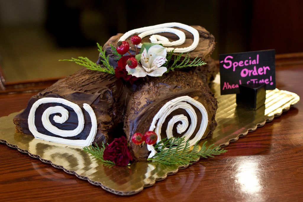 RosiesCoffeeBar's tweet photo. Put your orders in for the holidays! We have Yule Logs, cookie platters, cutouts, and more! 🎅🏼🎄 https://t.co/VQSapZ6dOS