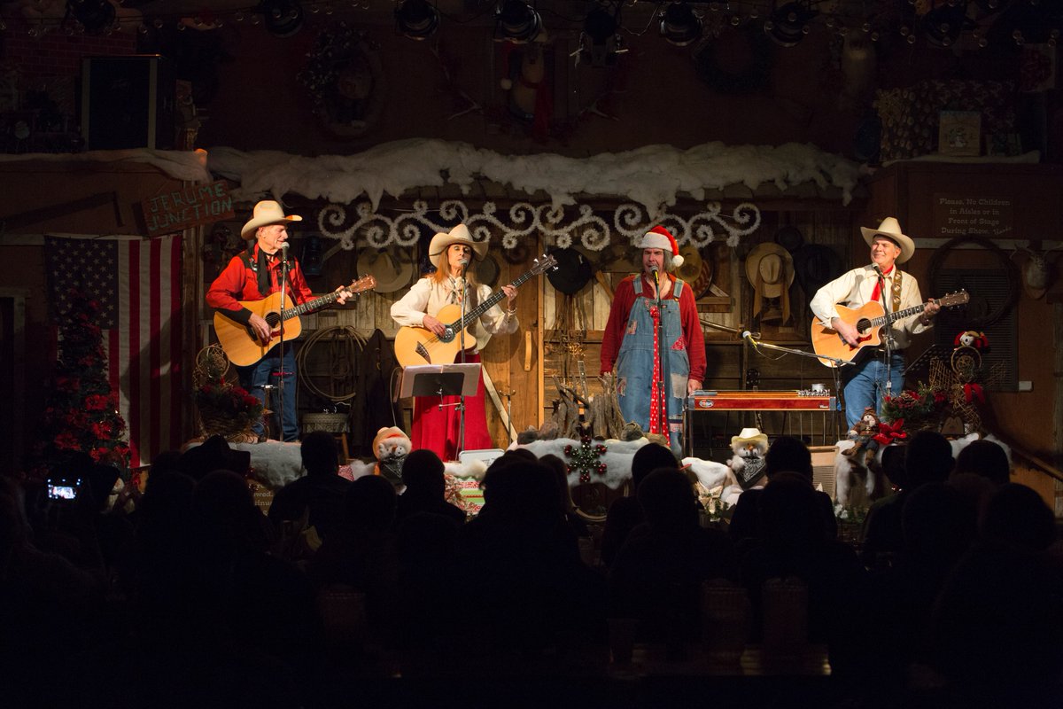BlazinMRanch's tweet photo. Come on down for a very special Holiday Show folks! We have some great surprises in store for you tonight! https://t.co/bp6wG0Qsrw