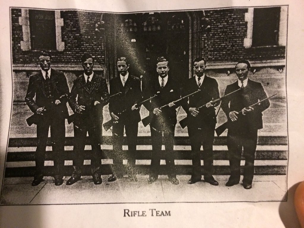 iDstroy's tweet photo. Your school probably had a "Rifle Team" #flushinghighschool in the 50's. Hope history doesn't repeat itself tho https://t.co/L7zwxoapCb