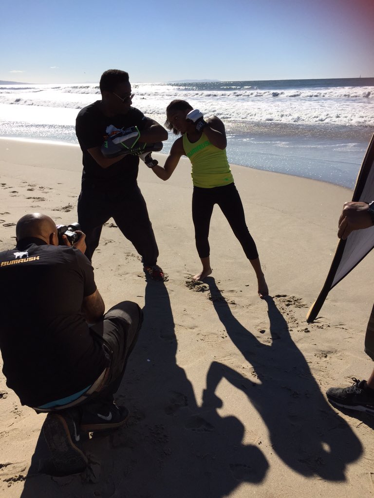 IamVetta's tweet photo. Amazing shoot for @bumrush_brand #tapoutqueen #mmafighter #Dope #VDMHlosangeles #vdmh https://t.co/BIdww0yhZQ