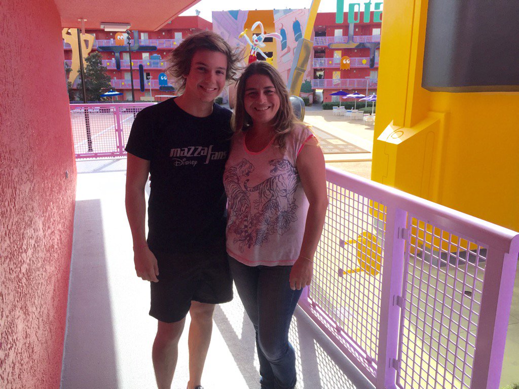 SosTeen15's tweet photo. MazzaFansIncolors con Franco Masini en Disney. Aguante Mazza!!! https://t.co/TtnoJkcSl5