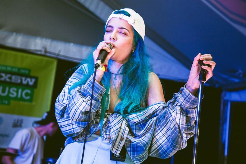 fusetv's tweet image. #2015Breakout artist @halsey rose to stardom this year. Here are 10 times she ruled 2015: on.fuse.tv/1Q6i6Mw