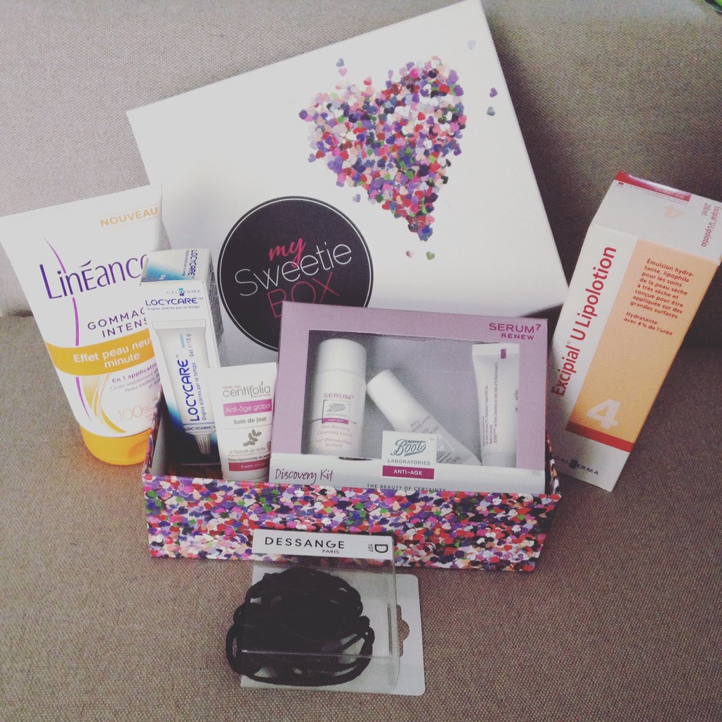beautynfree's tweet photo. Déçue de la sweetie box de décembre! Article sur le blog, lien dans ma bio. Je pense me désabonner! https://t.co/RzyOArTLqz