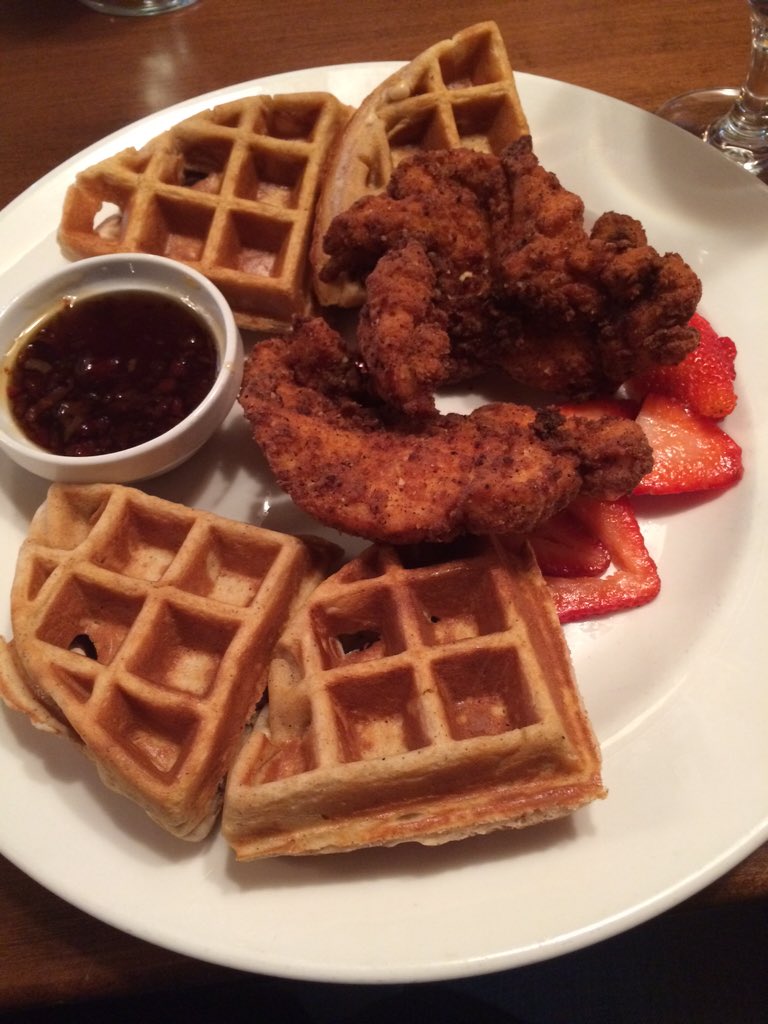 DFWFoodAndWine's tweet photo. What is your go to brunch item?  I choose chicken and waffles. @TheWinewood #brunch #foodie https://t.co/ZaUiXn8ylr
